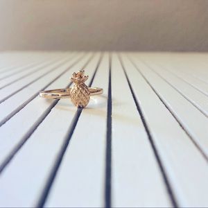 Gold pineapple ring
